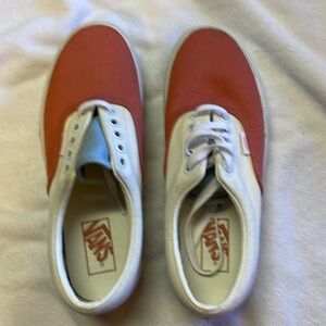 Vans platform sneakers Size 8 1/2. Corduroy fabric.